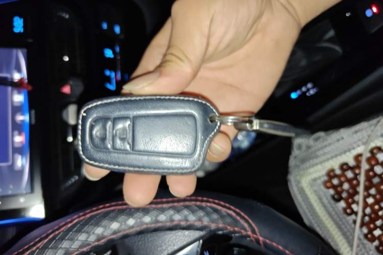 Used Toyota IZOA 2021 2.0L Yixing Version Vehicle Key