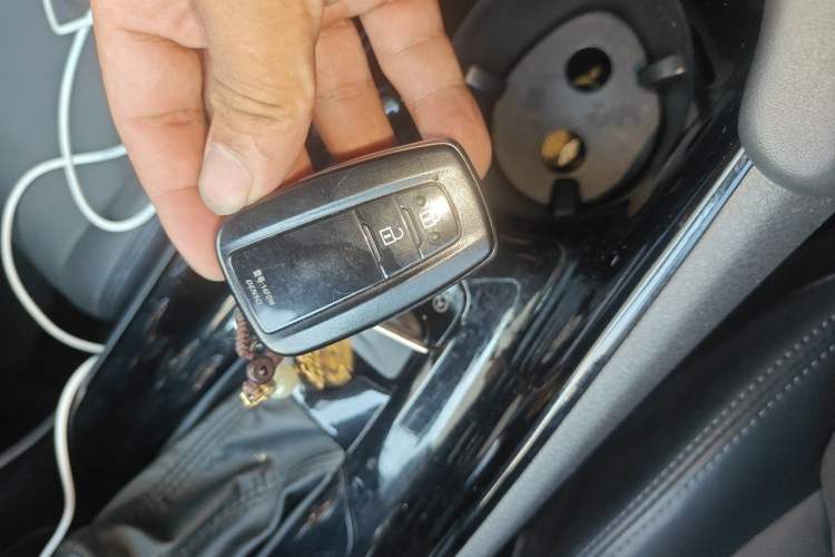 Used Toyota IZOA 2021 2.0L Yichi SPORT Vehicle Key