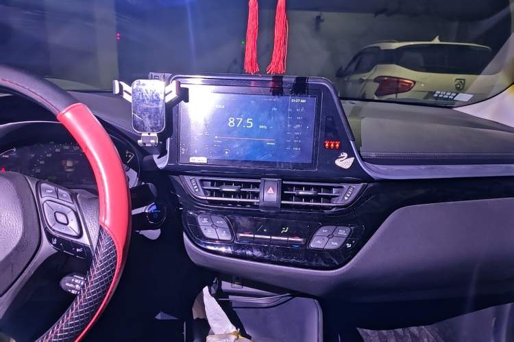 Used Toyota IZOA 2021 Dual-Motor 2.0L Yixiang Edition Audio And AC Panel