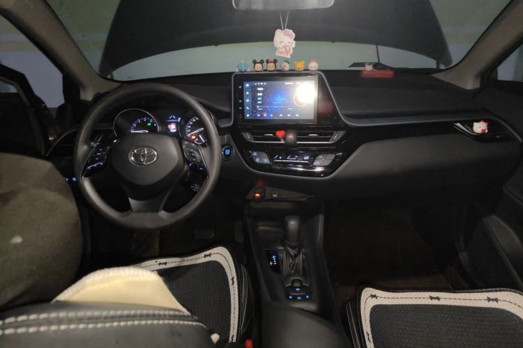 Used Toyota IZOA 2021 2.0L Enjoy Edition Center Console