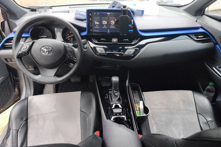 Used Toyota IZOA 2021 2.0L Enjoy Edition Center Console
