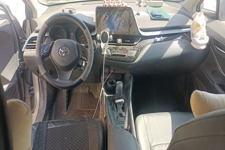 Used Toyota IZOA 2021 2.0L Enjoy Edition Center Console