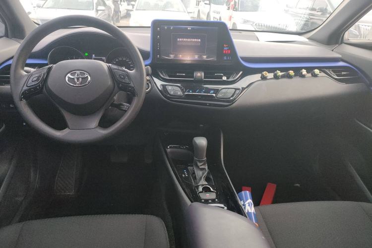 Used Toyota IZOA 2021 2.0L Enjoy Edition Center Console