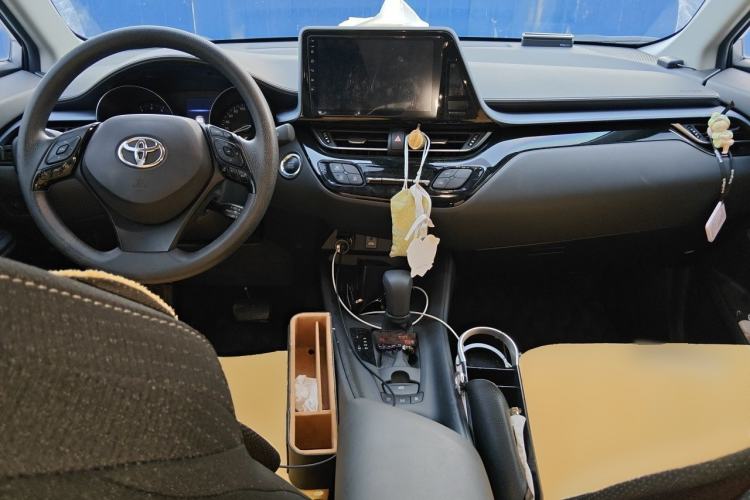 Used Toyota IZOA 2021 2.0L Enjoy Edition Center Console