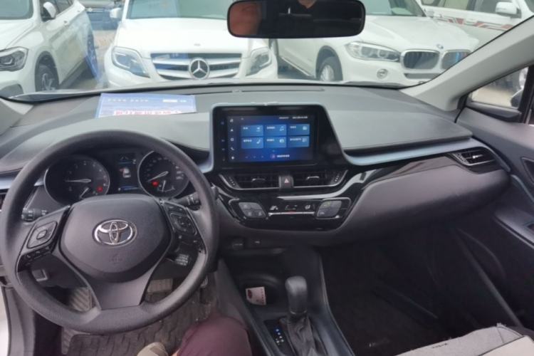 Used Toyota IZOA 2021 2.0L Yichi Version Center Console