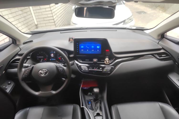 Used Toyota IZOA 2021 2.0L Yidong Edition Center Console