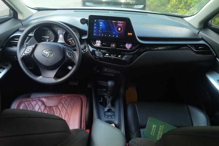 Used Toyota IZOA 2021 2.0L Enjoy Edition Center Console