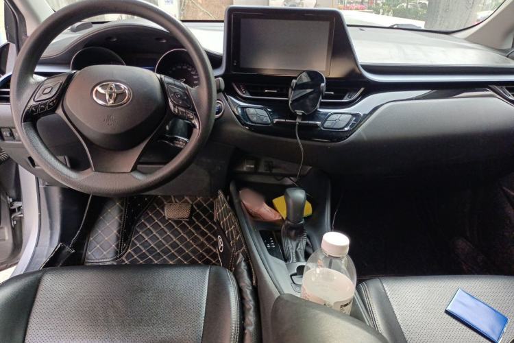 Used Toyota IZOA 2021 2.0L Enjoy Edition Center Console