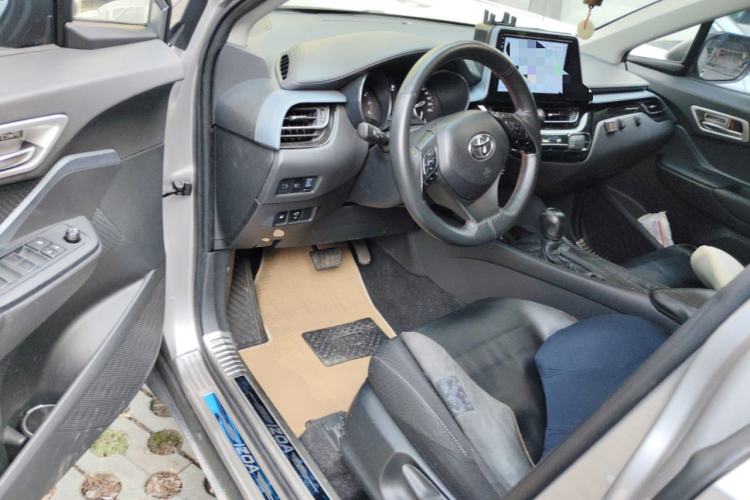 Used Toyota IZOA 2021 2.0L Enjoy Edition Driver Seat