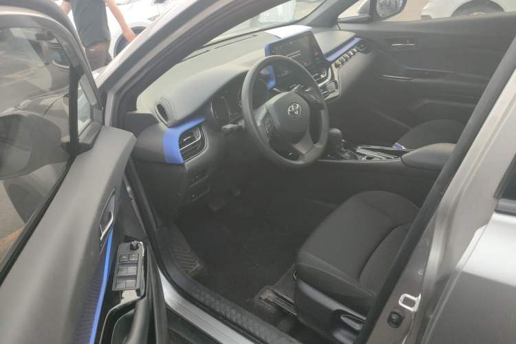 Used Toyota IZOA 2021 2.0L Enjoy Edition Driver Seat