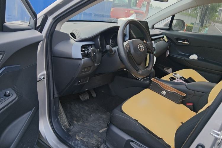 Used Toyota IZOA 2021 2.0L Enjoy Edition Driver Seat