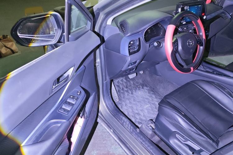 Used Toyota IZOA 2021 Dual-Motor 2.0L Yixiang Edition Driver Seat