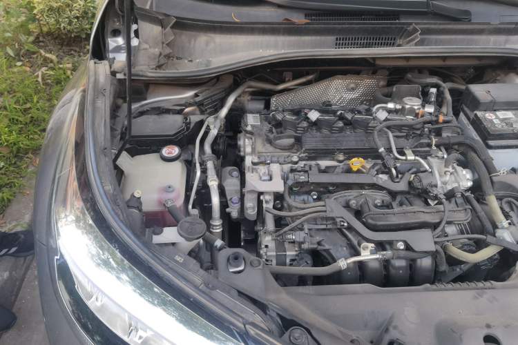 Used Toyota IZOA 2021 2.0L Enjoy Edition Engine Bay Right