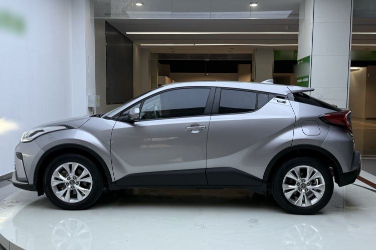 Used Toyota IZOA 2021 2.0L Yixing Version Exterior 3