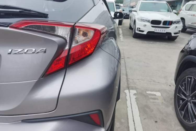 Used Toyota IZOA 2021 2.0L Yichi Version Exterior 3