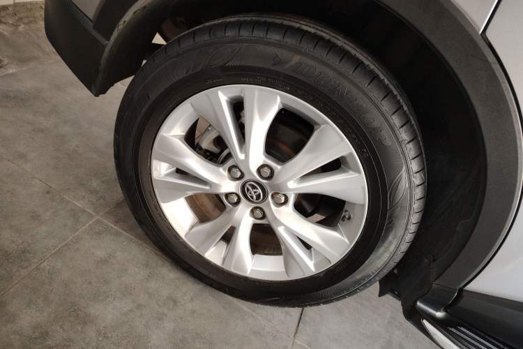 Used Toyota IZOA 2021 Dual-Motor 2.0L Yi Xing Edition Exterior 3