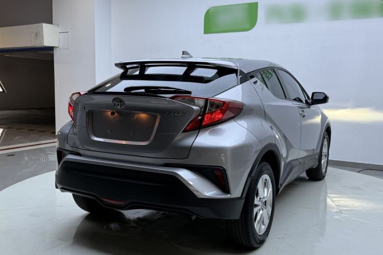 Used Toyota IZOA 2021 2.0L Yixing Version Exterior 6