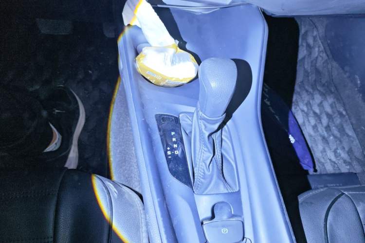 Used Toyota IZOA 2021 Dual-Motor 2.0L Yixiang Edition Gear Lever