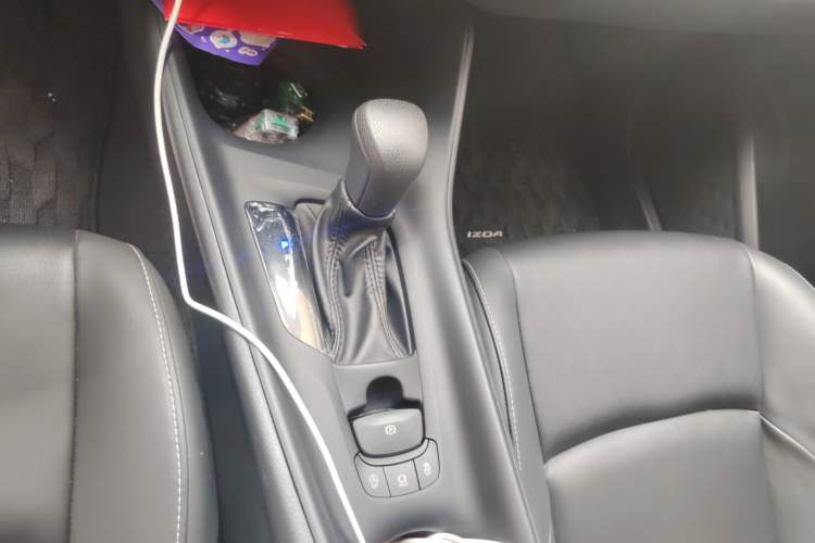 Used Toyota IZOA 2021 2.0L Yidong Edition Gear Lever