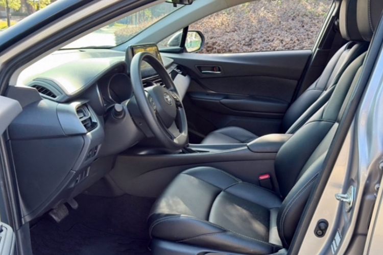 Used Toyota IZOA 2021 2.0L Yixing Version Interior 1