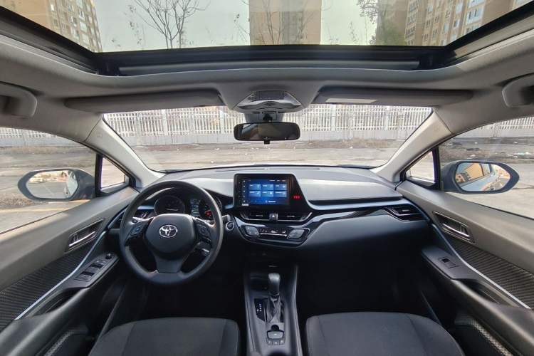 Used Toyota IZOA 2021 2.0L Enjoy Edition Interior 1