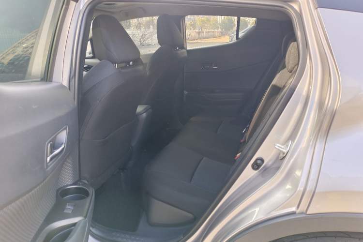 Used Toyota IZOA 2021 2.0L Enjoy Edition Interior 10