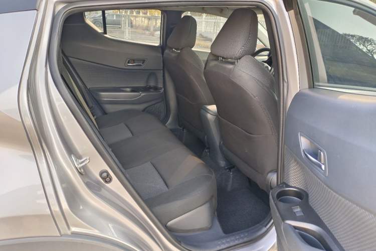 Used Toyota IZOA 2021 2.0L Enjoy Edition Interior 13
