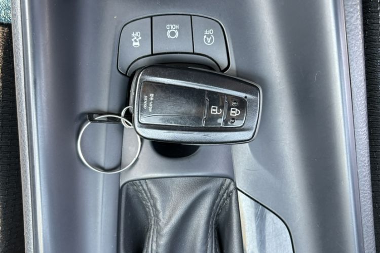 Used Toyota IZOA 2021 2.0L Yichi Version Interior 2