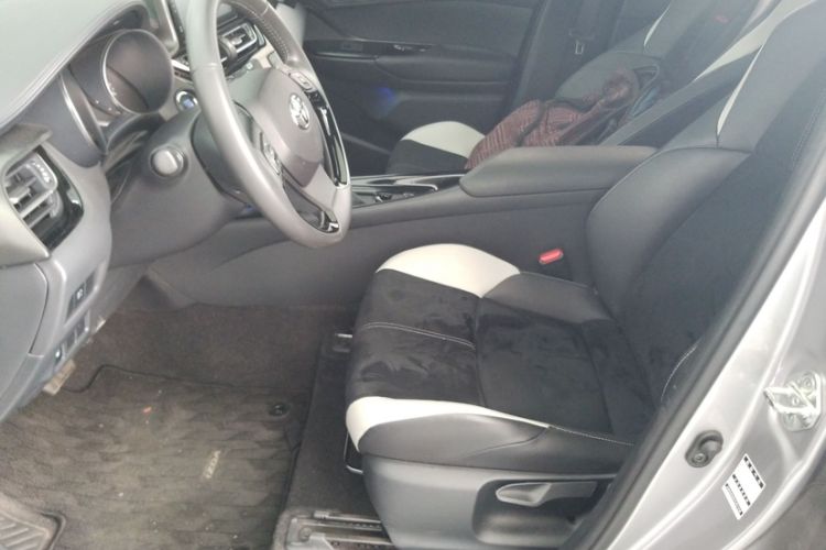 Used Toyota IZOA 2021 2.0L Yichi SPORT Interior 2