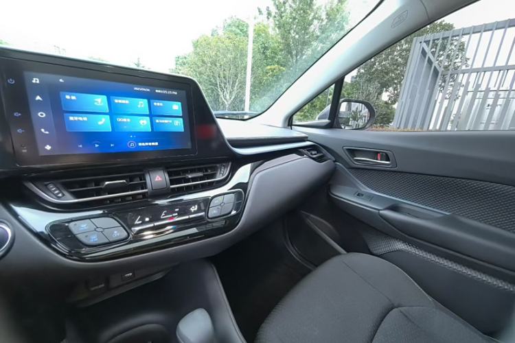 Used Toyota IZOA 2021 2.0L Enjoy Edition Interior 2