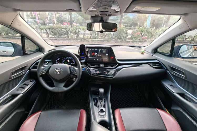 Used Toyota IZOA 2021 Dual-Motor 2.0L Yi Xing Edition Interior 2