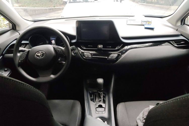 Used Toyota IZOA 2021 2.0L Enjoy Edition Interior 2