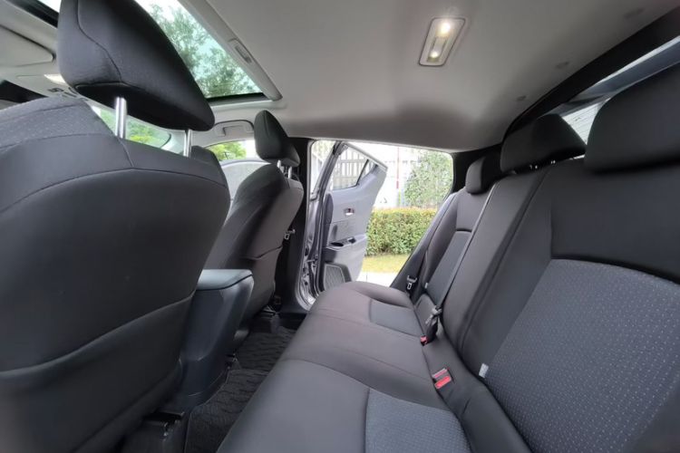 Used Toyota IZOA 2021 2.0L Enjoy Edition Interior 3