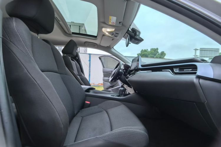 Used Toyota IZOA 2021 2.0L Enjoy Edition Interior 4