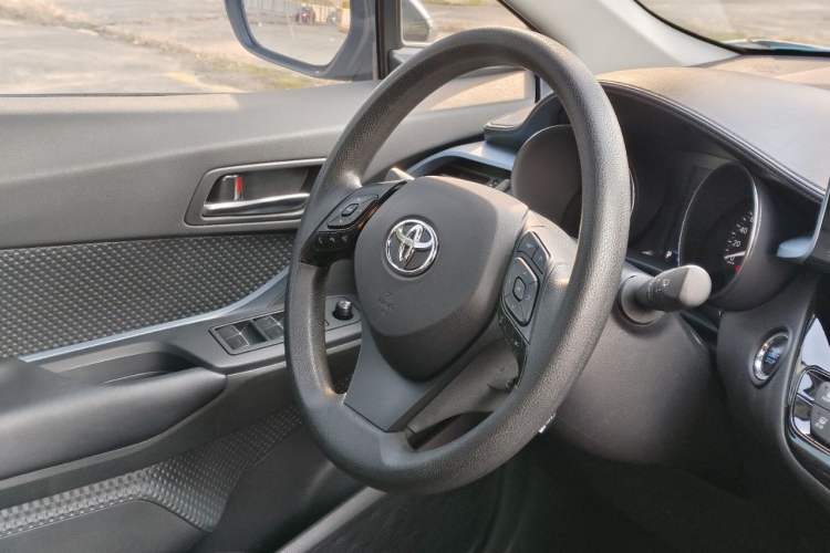 Used Toyota IZOA 2021 2.0L Enjoy Edition Interior 6