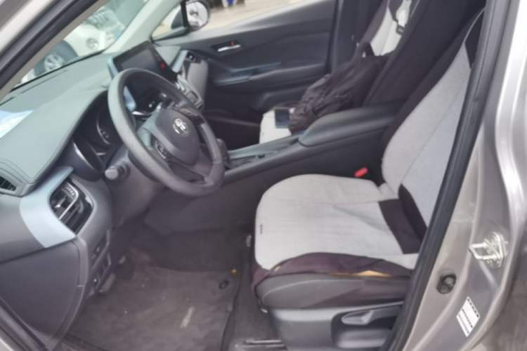 Used Toyota IZOA 2021 2.0L Yichi Version Left Front Seat