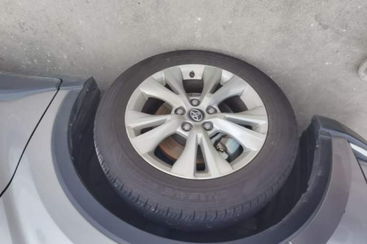 Used Toyota IZOA 2021 2.0L Yichi Version Left Front Wheel Hub