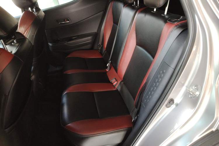 Used Toyota IZOA 2021 Dual-Motor 2.0L Yi Xing Edition Left Rear Seat