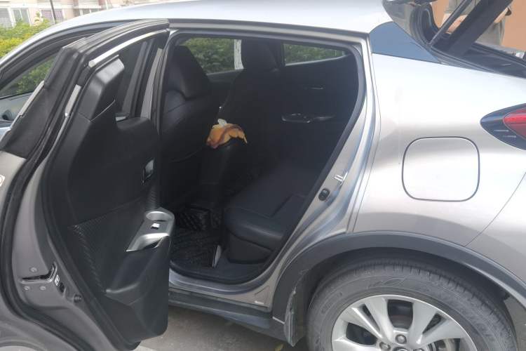 Used Toyota IZOA 2021 2.0L Enjoy Edition Left Rear Seat