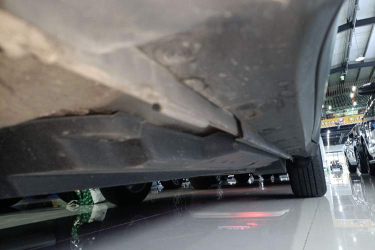 Used Toyota IZOA 2021 2.0L Enjoy Edition Left Side Sill