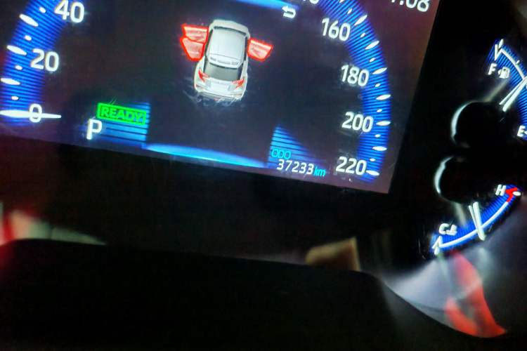 Used Toyota IZOA 2021 Dual-Motor 2.0L Yixiang Edition Odometer Close Up
