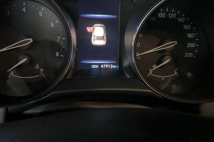 Used Toyota IZOA 2021 2.0L Enjoy Edition Odometer Close Up