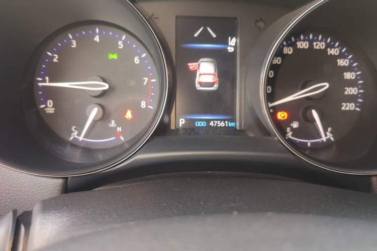 Used Toyota IZOA 2021 2.0L Enjoy Edition Odometer Close Up