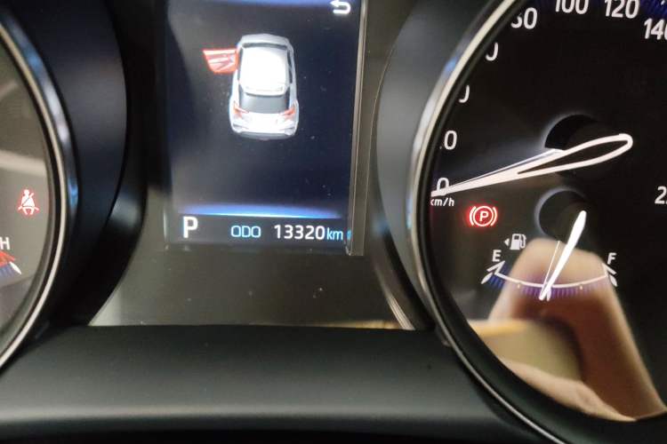 Used Toyota IZOA 2021 2.0L Enjoy Edition Odometer Close Up