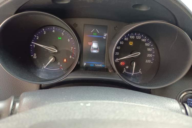 Used Toyota IZOA 2021 2.0L Enjoy Edition Odometer Close Up