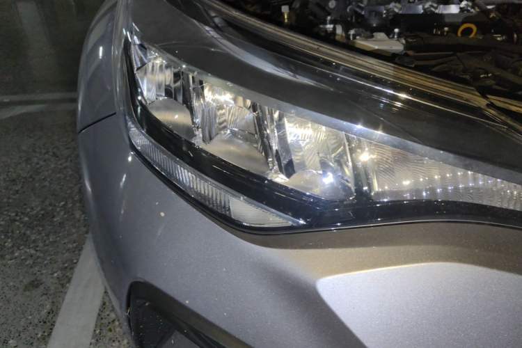 Used Toyota IZOA 2021 2.0L Enjoy Edition Right Front Headlight