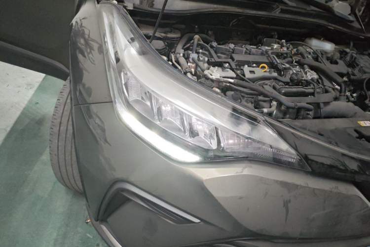 Used Toyota IZOA 2021 Dual-Motor 2.0L Yixiang Edition Right Front Headlight