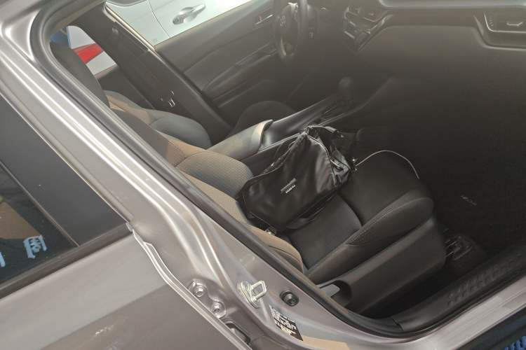 Used Toyota IZOA 2021 2.0L Enjoy Edition Right Front Seat