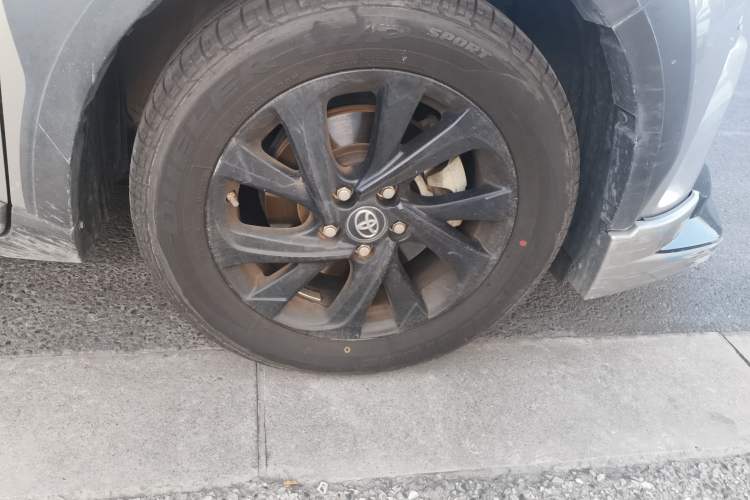 Used Toyota IZOA 2021 2.0L Yichi SPORT Right Front Wheel Hub