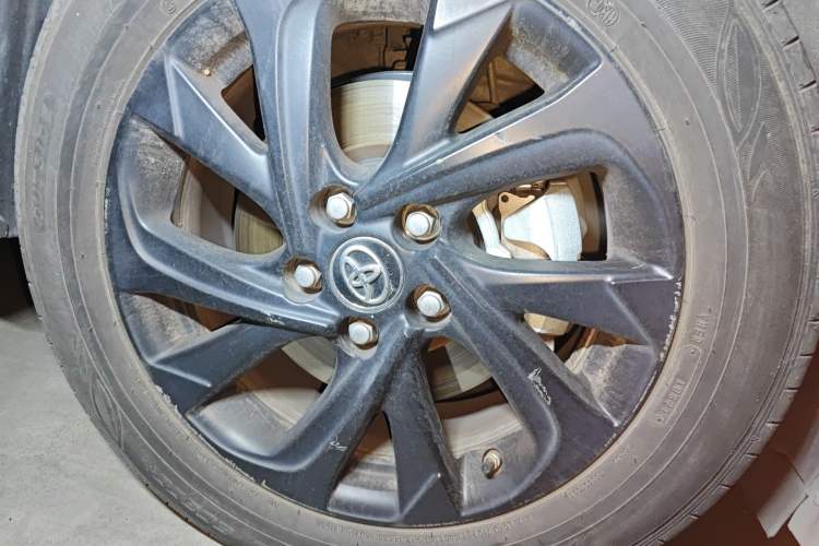Used Toyota IZOA 2021 2.0L Yichi SPORT Right Front Wheel Hub